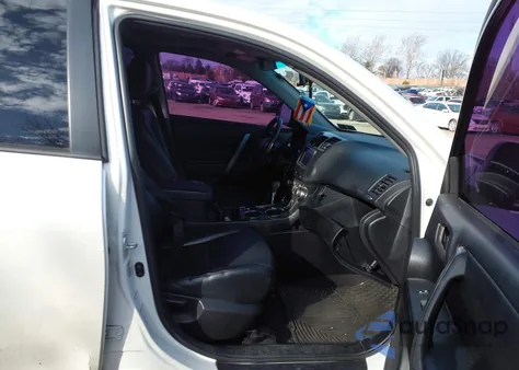 2010 Toyota Highlander Se V6 из США, поврежденный, VIN 5TDJK3EH6AS035297